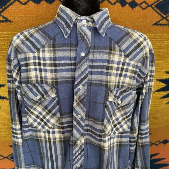 Vintage Wrangler Pearl Snap Button Up Shirt. Large. Pockets. USA. - Picture 15 of 16